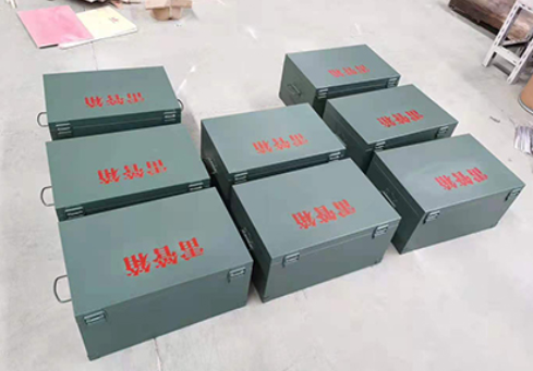 中和镇炸药箱和雷管箱一般是怎么存放的？